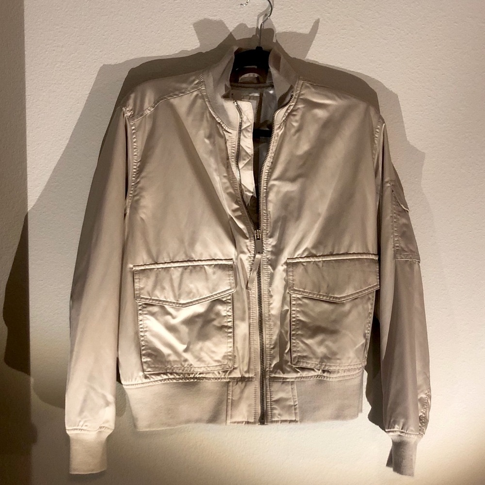 Champagne Bomber Jacket⭐️